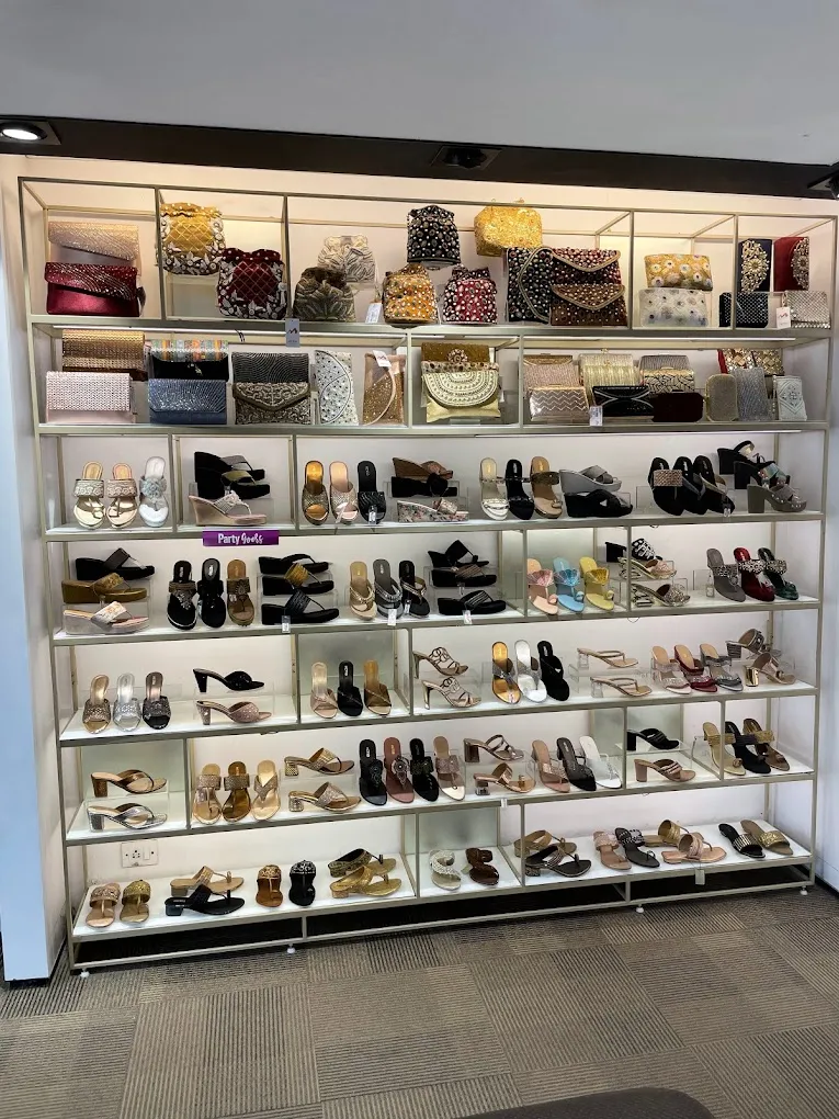 Metro Shoes